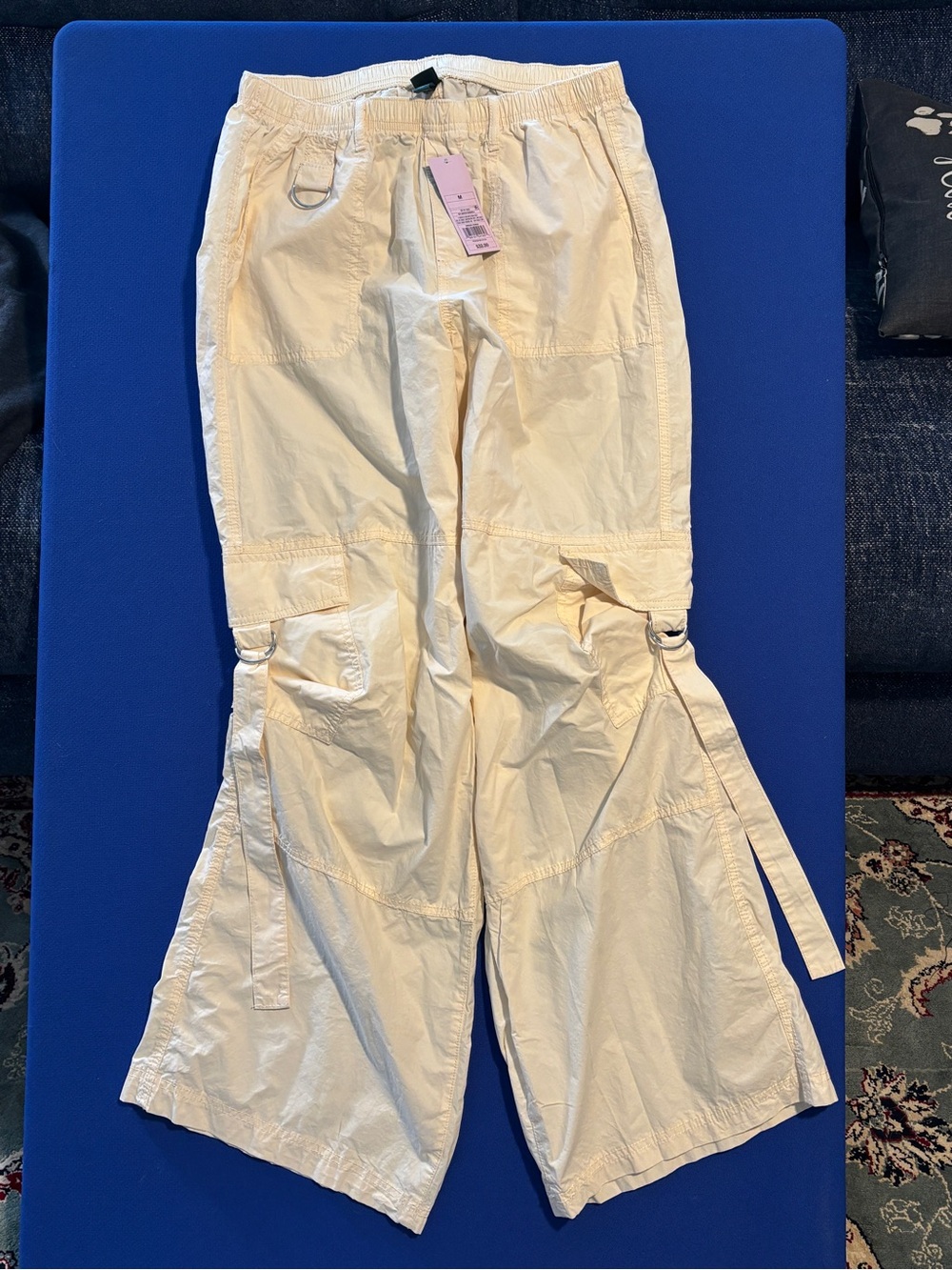 NWT Wild Fable wide-leg parachute inspired pant with D-rings. Size: M